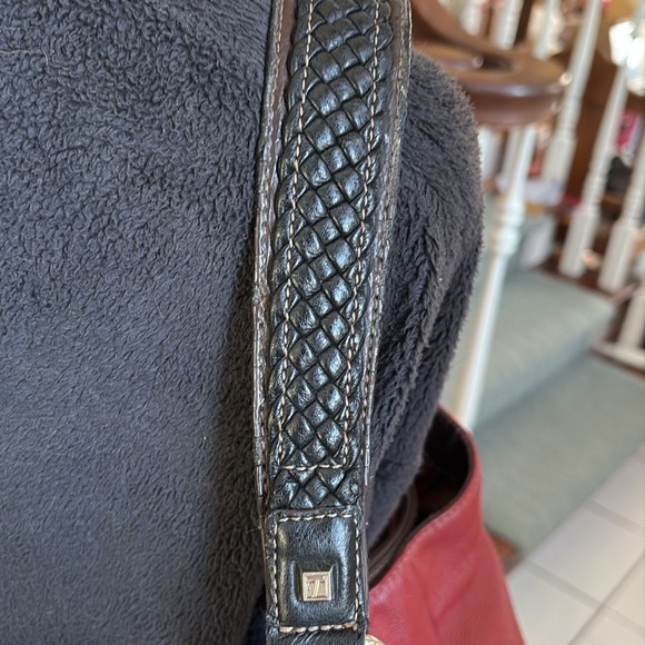 Tignanello  shoulder bag  leather Red man-made trim brown  2 main compartments - Picture 8 of 16